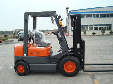 LPG 2.5 Ton Four Wheel Gasoline LPG Forklift 18km / H Travel Speed CE Certification