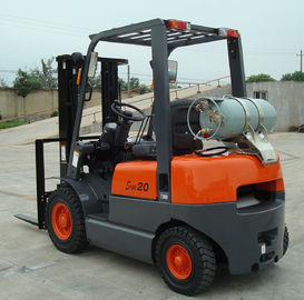 LPG 2.5 Ton Four Wheel Gasoline LPG Forklift 18km / H Travel Speed CE Certification