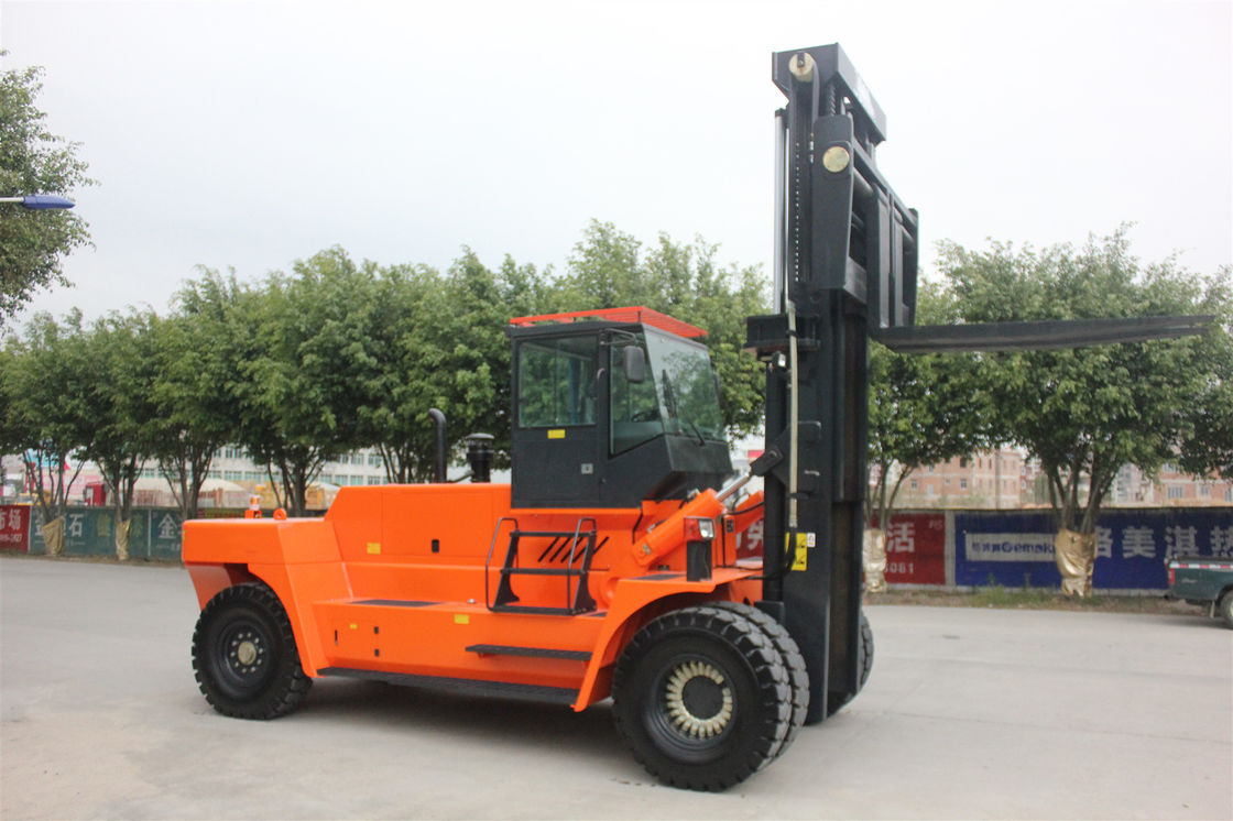 Reliable Four Wheel Drive Forklift , 30 Ton Forklift Turning Radius 7260mm